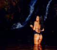 /album/rihanna/rihanna-hot-su-instagram-png/